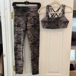 Athleta Women's Black Patterned Leggings & Sport Bra Set